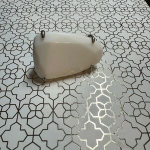 GUC Kendra Scott Vintage Tela ring in gold and white, size 7